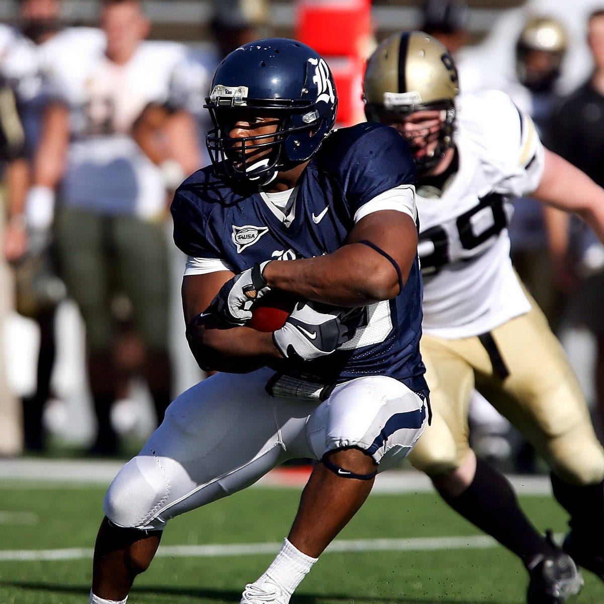 4 Food Tips To Master Football Conditioning | Frog Fuel