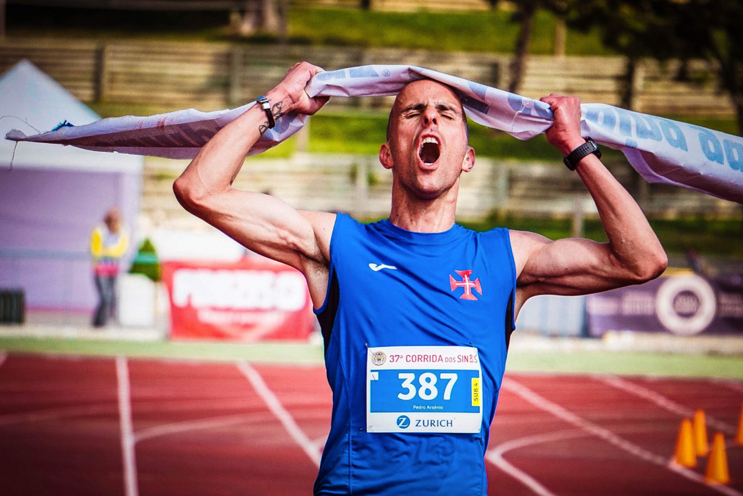Athlete reaching the finish line of a marathon race with the help of liquid protein